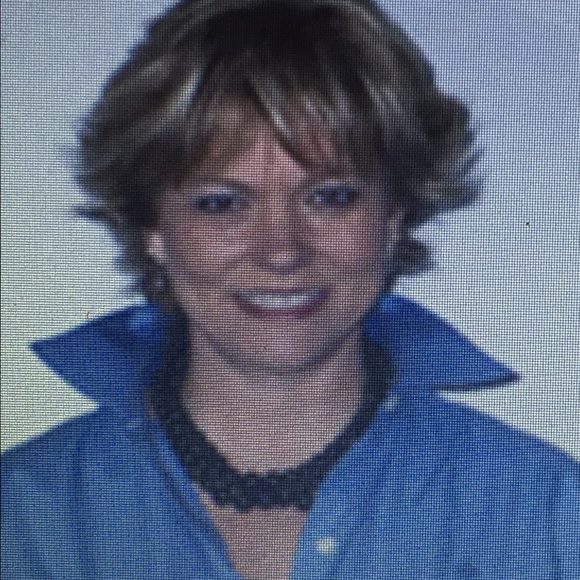 Profile Picture of Sandy Webb (@webbss) on Poshmark