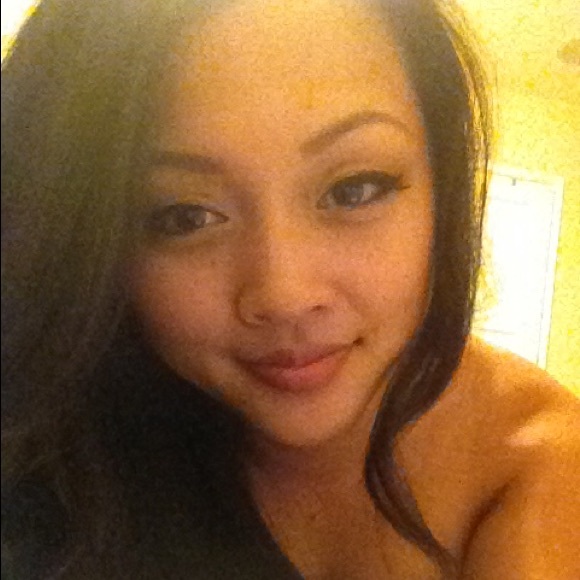 Profile Picture of Jennifer Kuang (@jenniferk22) on Poshmark