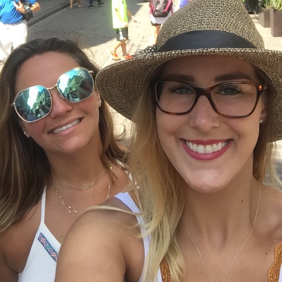 Profile Picture of Taylor Filanowski (@taysally) on Poshmark