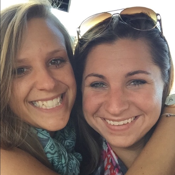 Profile Picture of Amy Guiliani (@alg0567) on Poshmark