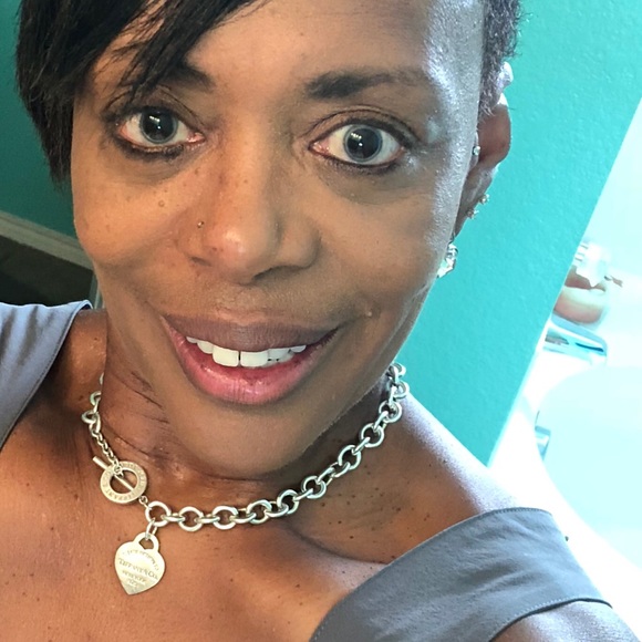 Profile Picture of Pamela Clanton (@pamclant) on Poshmark