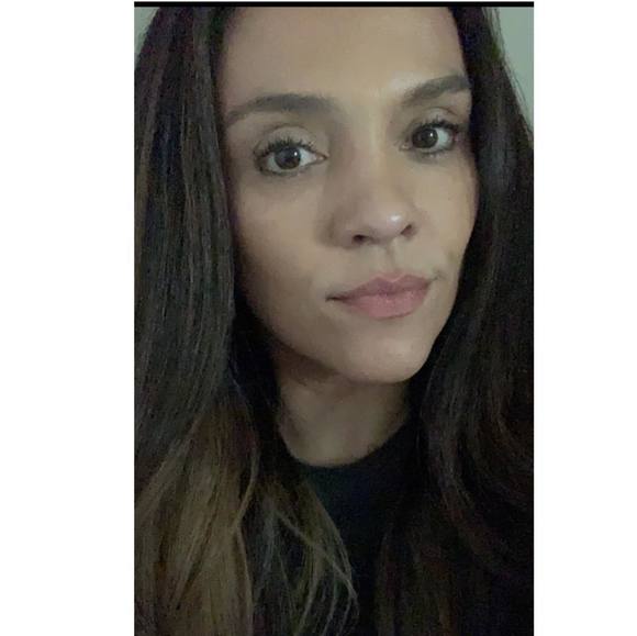 Profile Picture of Danielle Eager (@flypaper821) on Poshmark