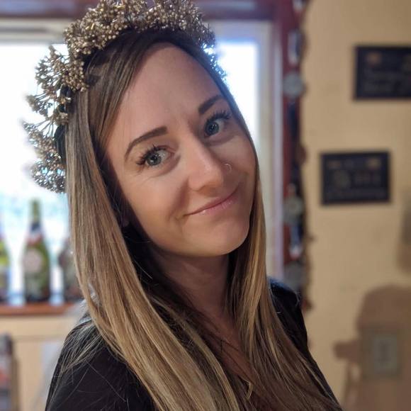 Joelle Bronson - Poshmark Profile Picture of Joelle Bronson (@joelle_bronson) on Poshmark