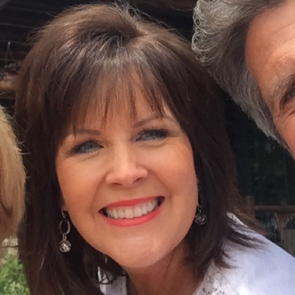 Profile Picture of Lisa Tanner (@buckleysgirl) on Poshmark