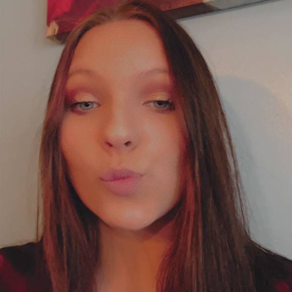 Profile Picture of Madisyn Dekock (@madsdekock12) on Poshmark