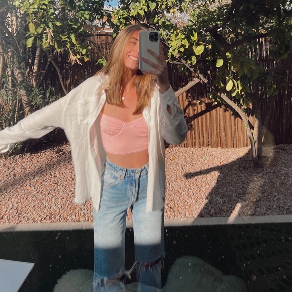 Profile Picture of Sam Heinsen (@sam_h22) on Poshmark