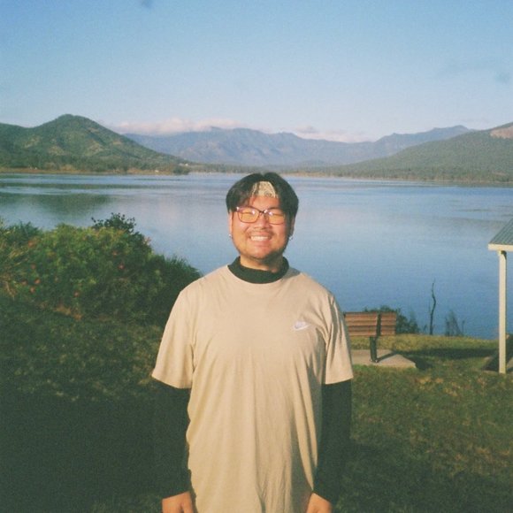 Profile Picture of Joohyung Kim (@joomouloo) on Poshmark