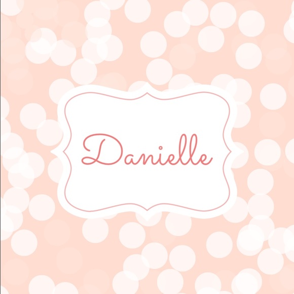 Profile Picture of Danielle Feliccia (@daniegirl53) on Poshmark