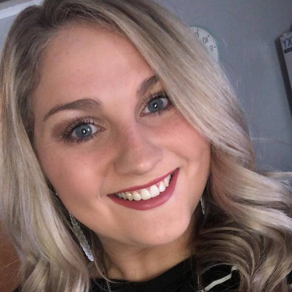 Profile Picture of Jordyn Wiler (@jordynwiler) on Poshmark