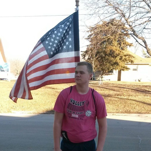 Profile Picture of Jonathan Jensen (@jonnylicious117) on Poshmark