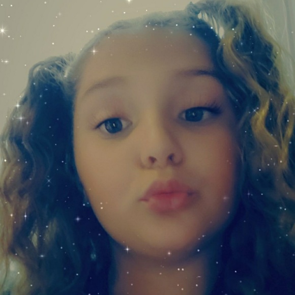 Olivia Vasilakis - Poshmark Profile Picture of Olivia Vasilakis (@greekolivia) on Poshmark