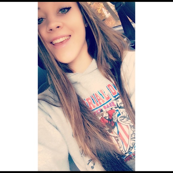 Profile Picture of Alex Grabowski (@grabowski_) on Poshmark