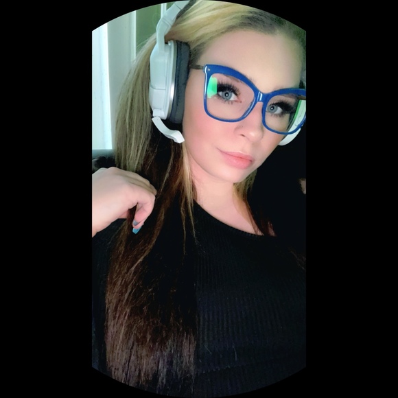 Profile Picture of Christy Outman (@christyymcd94) on Poshmark