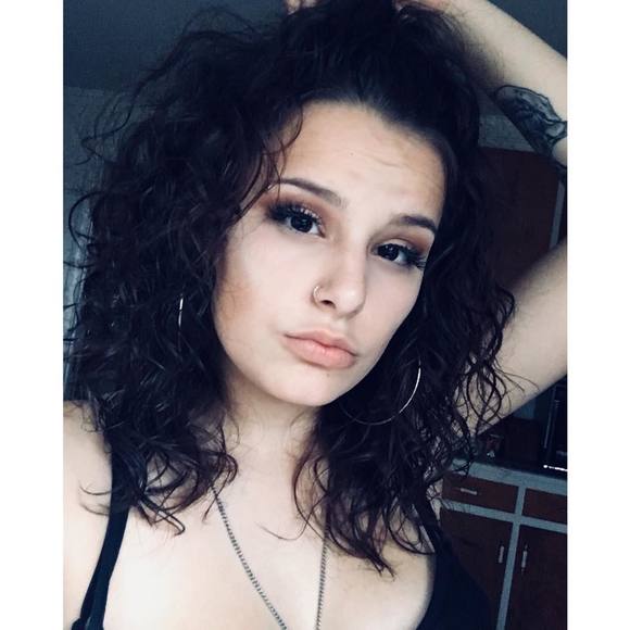 Lis Milardo - Poshmark Profile Picture of Lis Milardo (@lismilardo) on Poshmark