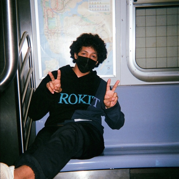 Profile Picture of Mario Zelaya (@zmario112) on Poshmark