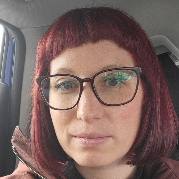 Profile Picture of Rachael Fraser (@rachaelfrase380) on Poshmark