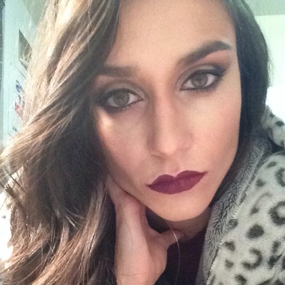 Profile Picture of Taylor Pompilio (@tpompilio03) on Poshmark