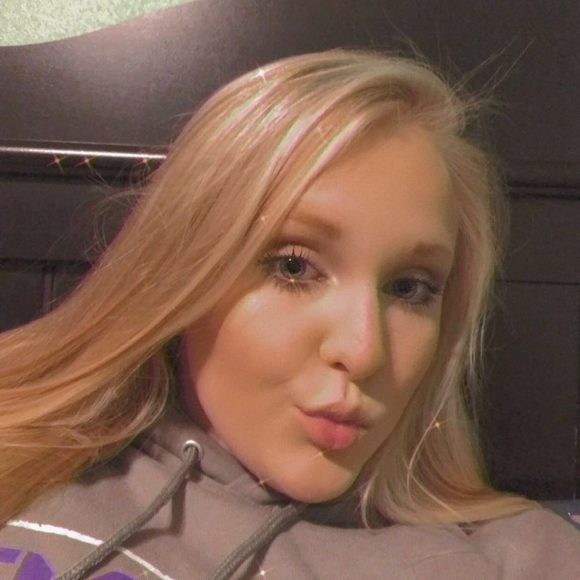 Profile Picture of Adriana Phillips (@adrianaphillips) on Poshmark