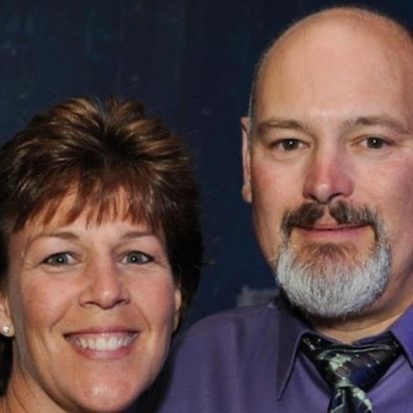 Profile Picture of Cindy Freda (@cindyfreda) on Poshmark