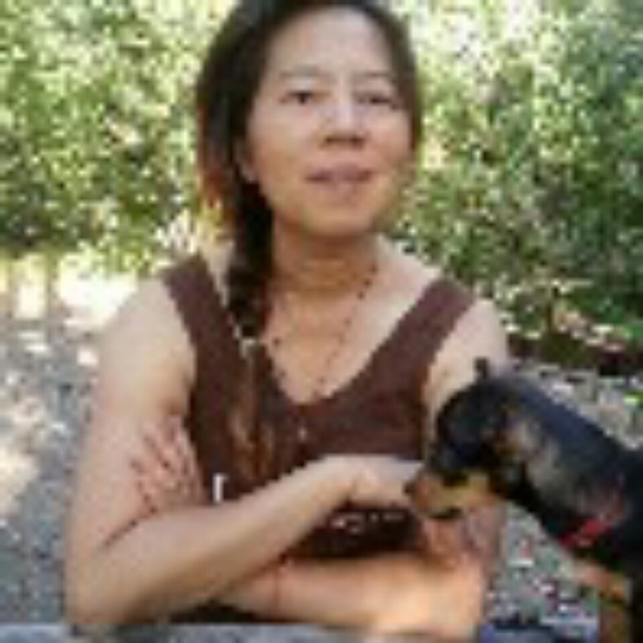 Profile Picture of Lisa Cheng (@lisacheng908) on Poshmark