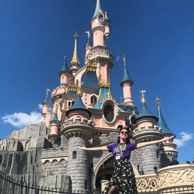 Profile Picture of Lucy Richards (@lucy__richards) on Twitter