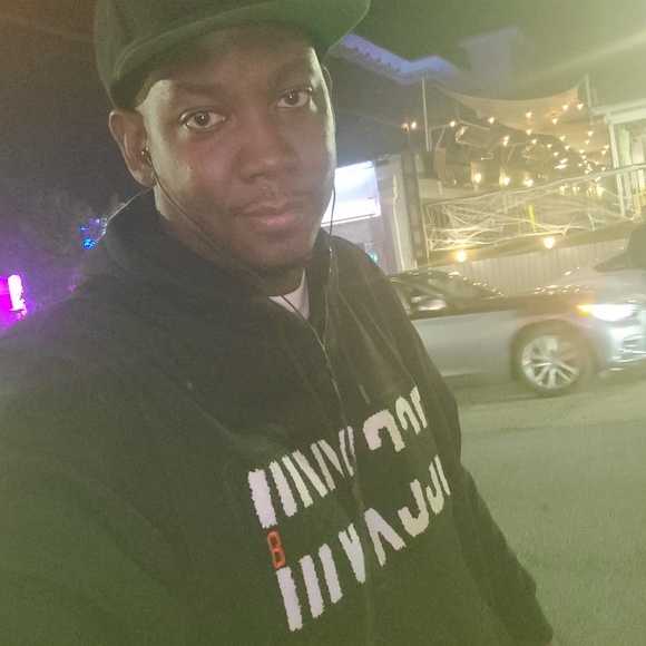 John Thorner - Poshmark Profile Picture of John Thorner (@j_thorner) on Poshmark