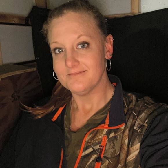 Profile Picture of Cassie Stewart (@kcstew83) on Poshmark