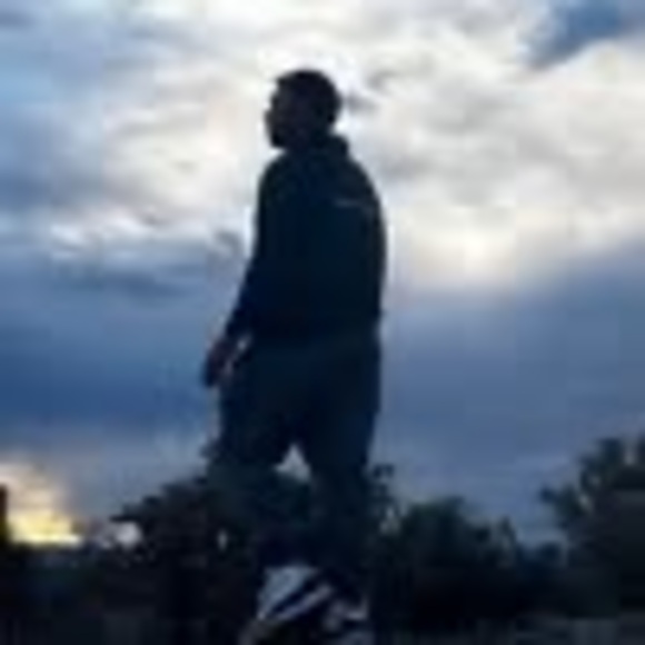 Profile Picture of John Richard (@qhvkjaysun) on Poshmark