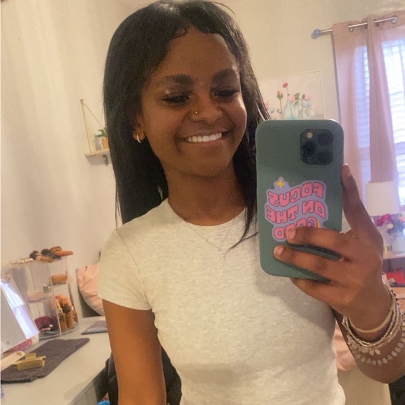 Profile Picture of Hannah Hulshof (@hannahhulshof) on Poshmark