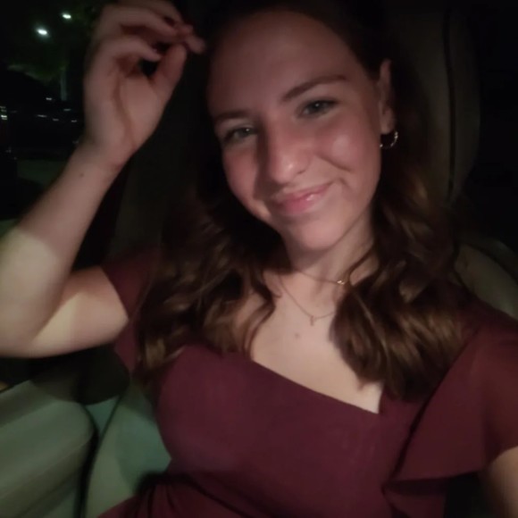 Profile Picture of Paige Kurowski (@paigekurowski) on Poshmark
