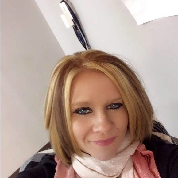 Profile Picture of Chrystal Shaffer (@cshaffer33) on Poshmark