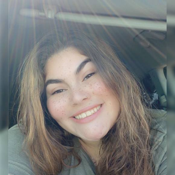 Profile Picture of Adriana Denise (@iamadrianadiaz) on Poshmark