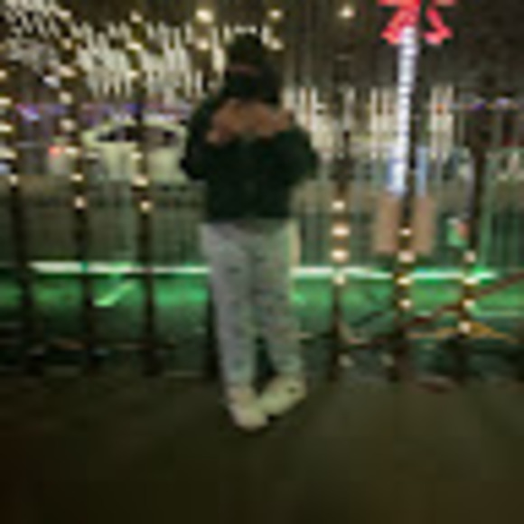 Profile Picture of Stassja Kapahu (@stassjakapahu) on Poshmark