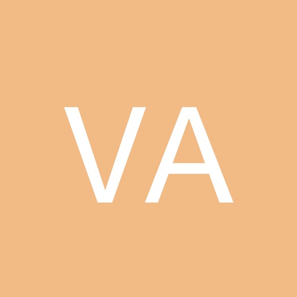Profile Picture of Valeria Aberman (@mmeaberman) on Poshmark