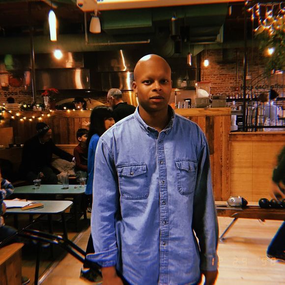 Profile Picture of Kevin Gomes (@gomxs) on Poshmark