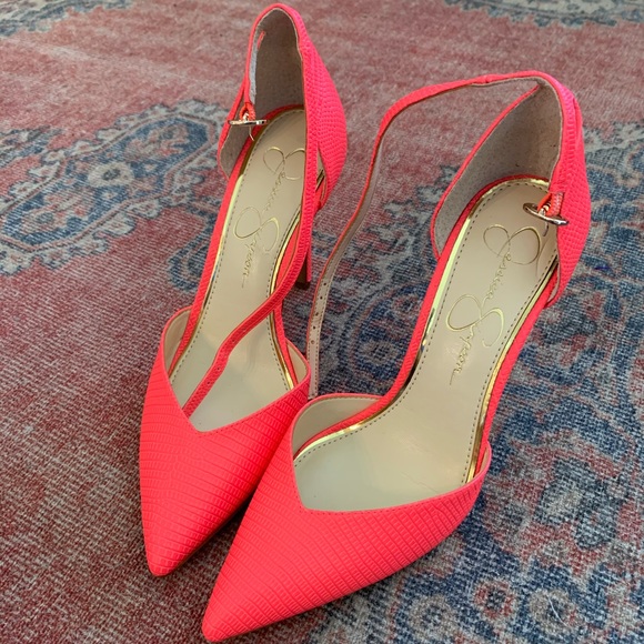 Profile Picture of Gracie Luzarraga (@gluzarraga) on Poshmark