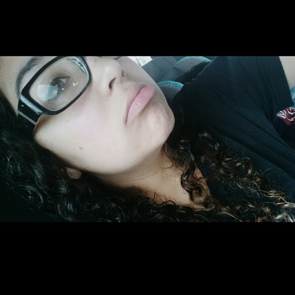 Profile Picture of Sam Renee (@swsammi) on Poshmark