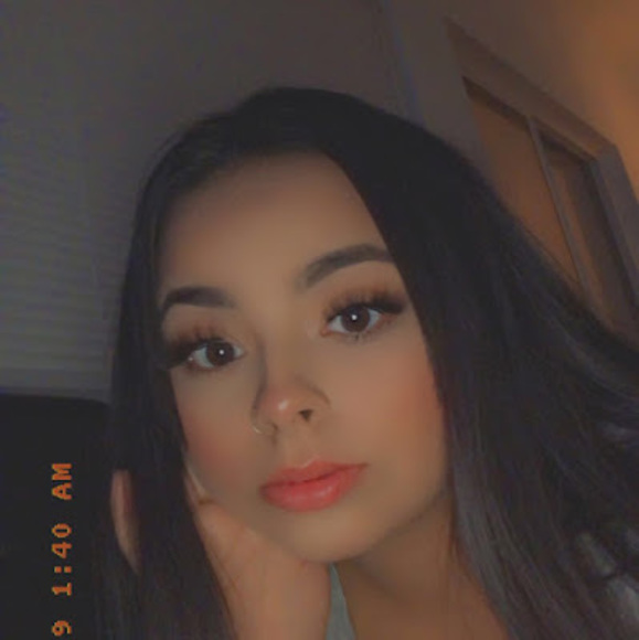 Profile Picture of Maya Ildefonzo (@mcruzildefonzo) on Poshmark