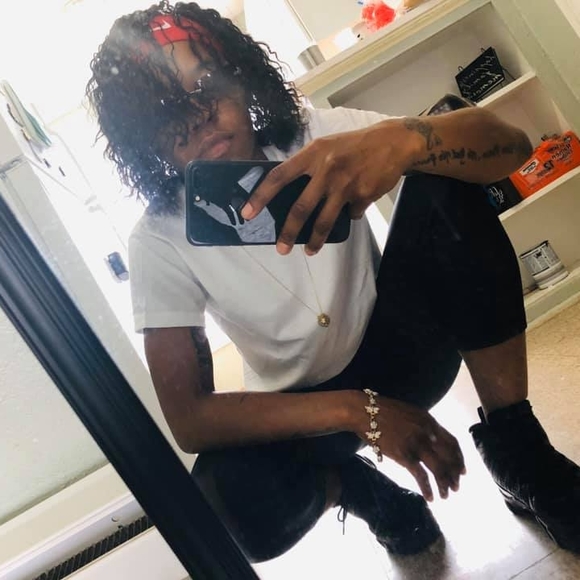 Profile Picture of Layah Layah (@allayahc) on Poshmark