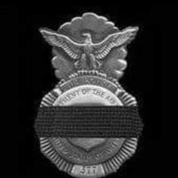 Profile Picture of James Brownlee (@james_brownlee) on Poshmark