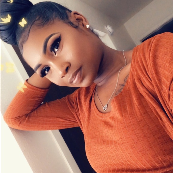 Profile Picture of Cytionna Trawick (@ctrawic1) on Poshmark