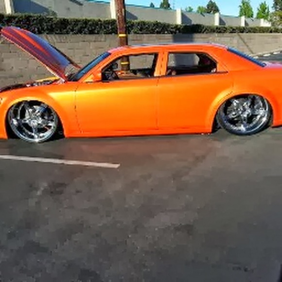 Profile Picture of Efrain Uraje (@etech70) on Poshmark