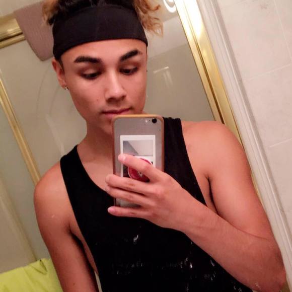 Profile Picture of Aaron Prieto (@aarontheboss) on Poshmark