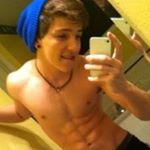 Profile Picture of Desmond-Neil Charles (@itsyaboiiiiiiiiiiiiiiiiiiii) on Instagram