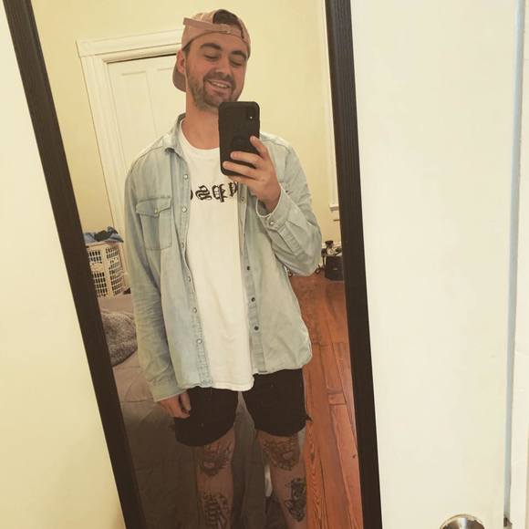 Profile Picture of Christopher Vannatta (@cvannatt) on Poshmark