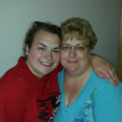 Profile Picture of Lynn Riegel (@lriegel84) on Twitter