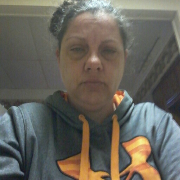 Christina Bolen - Poshmark Profile Picture of Christina Bolen (@lcbolen42) on Poshmark