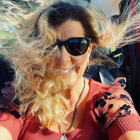 Profile Picture of Eileen Bolduc (@eileenbolduc) on Poshmark