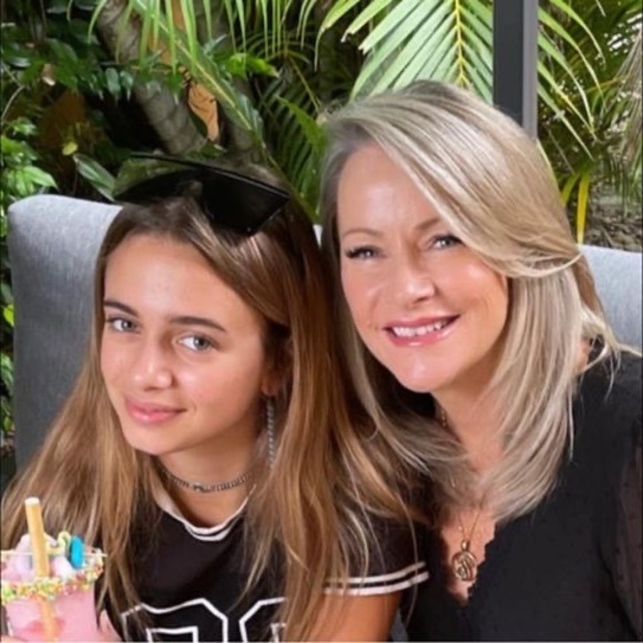 Profile Picture of Paula Hamood (@paulahamood) on Poshmark