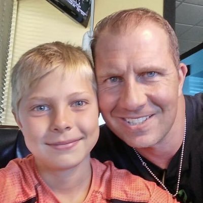 Profile Picture of Stephen VanLiew (@hooyafire22) on Twitter
